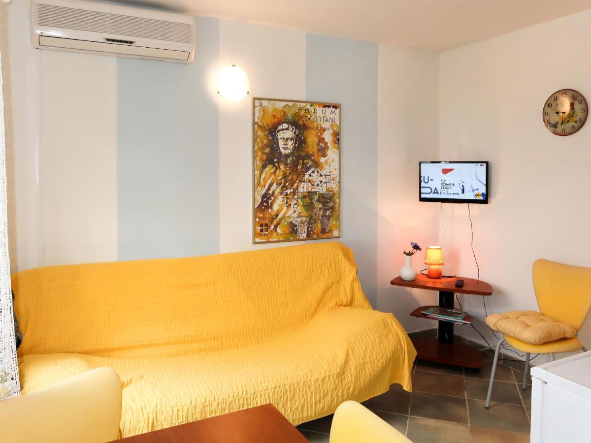Holiday Home Garden Apartment - Brc650 By Interhome Sumartin Luaran gambar